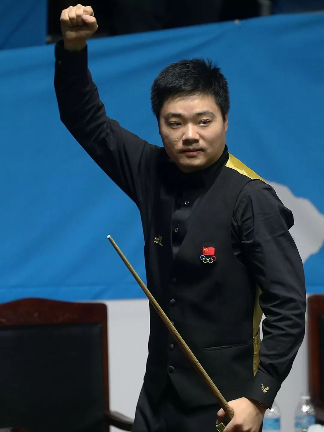 她追求更高 她追求更高