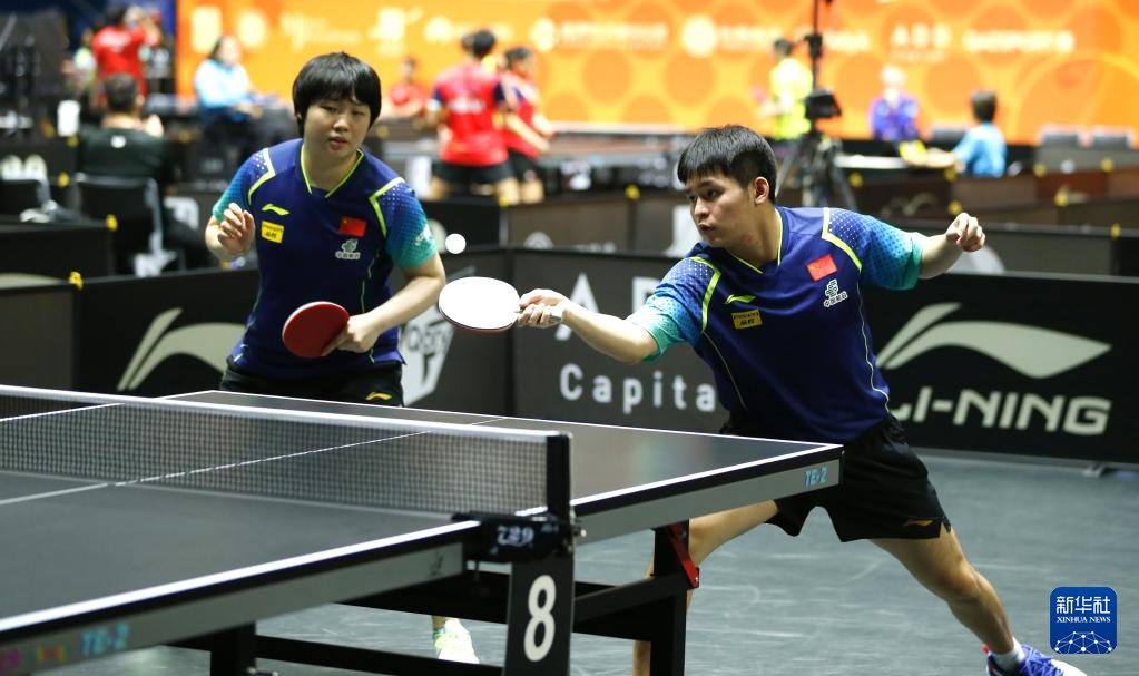 他不仅贴身 他不仅贴身