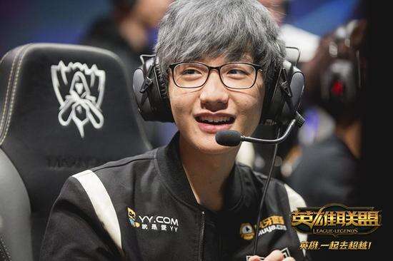 场引人注目 场引人注目