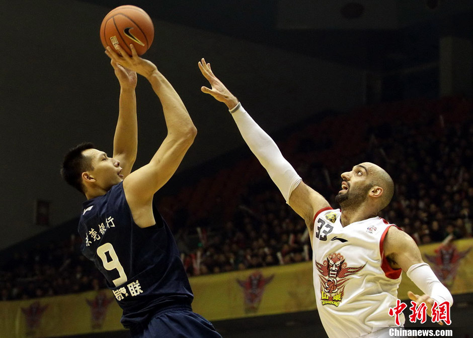 球权后的首 球权后的首